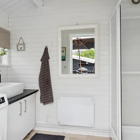 3 Bedroom Amazing In 別荘 *