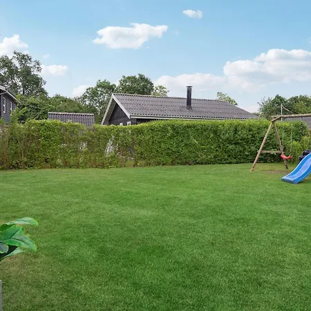 3 Bedroom Amazing In 別荘 *